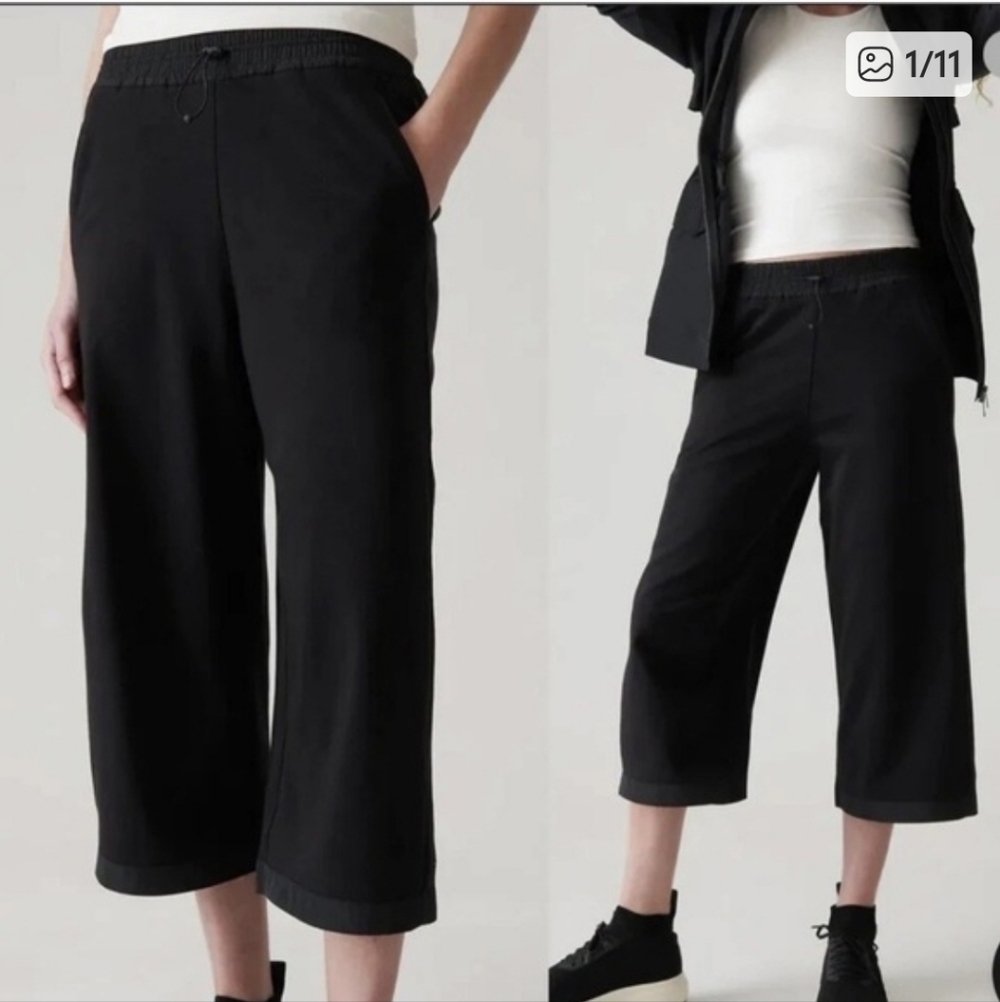 Athleta Triumph Hybrid Wide Crop